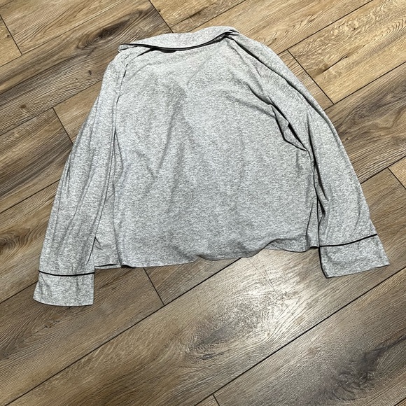 Rae Dunn Gray Sleep Pajama Set Size Medium - Picture 6 of 7